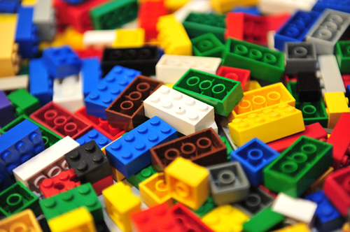 lego-bricks-pile