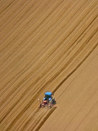 tractor-1048402_1280